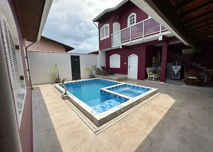 Casa No Centro De Bertioga Com Piscina
