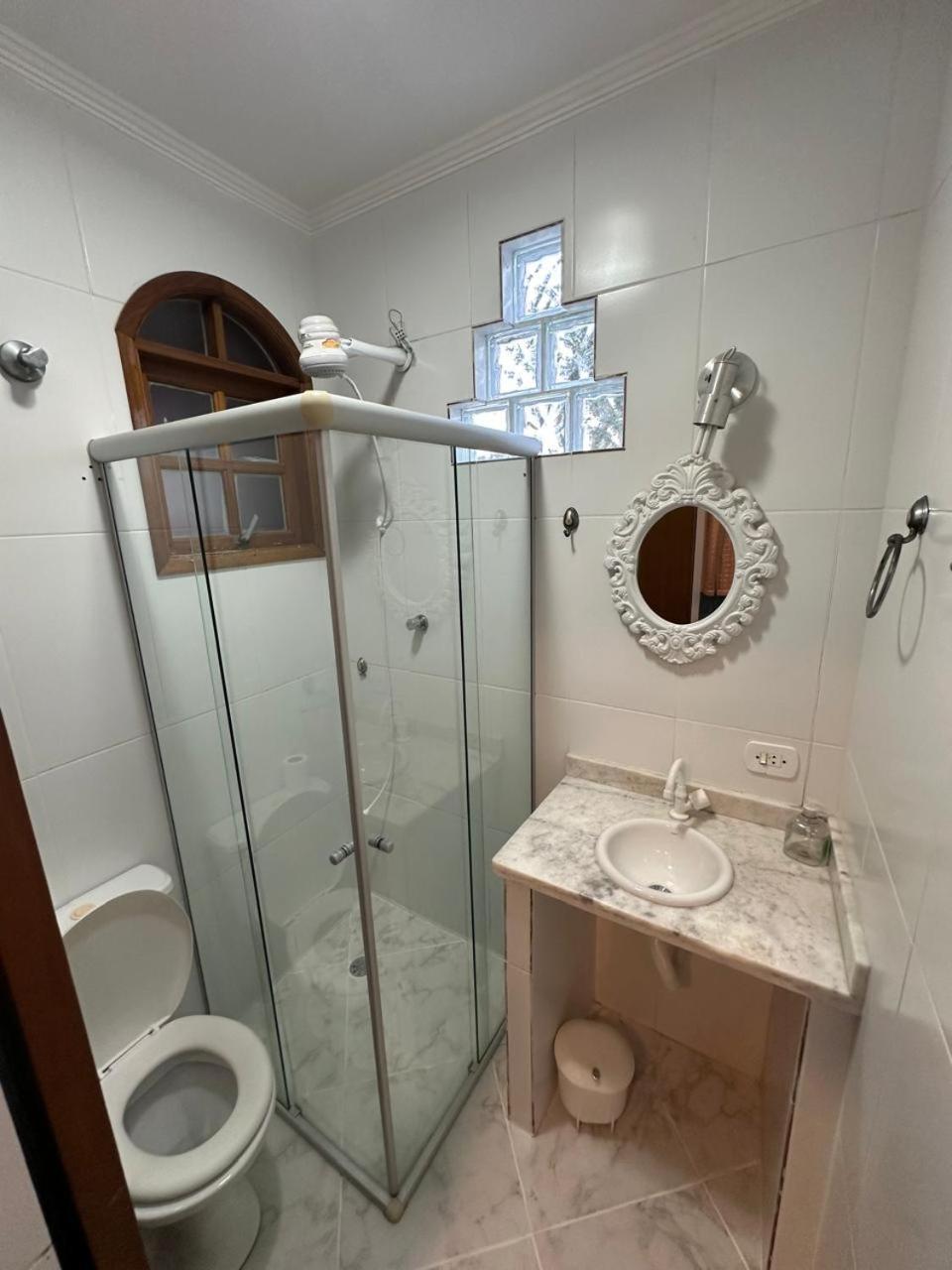 Casa No Centro De Com Piscina 度假居 Bertioga